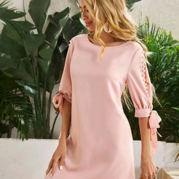 Pink dress with pearls on sleeves💟 - Picture 5 of 6